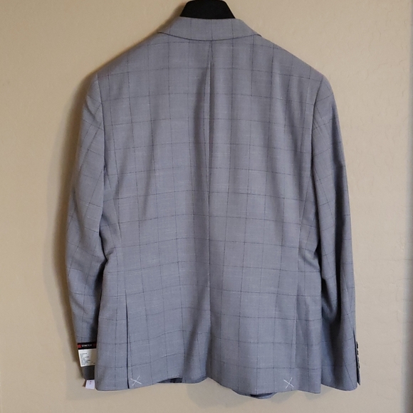 Suits - Picture 1 of 5